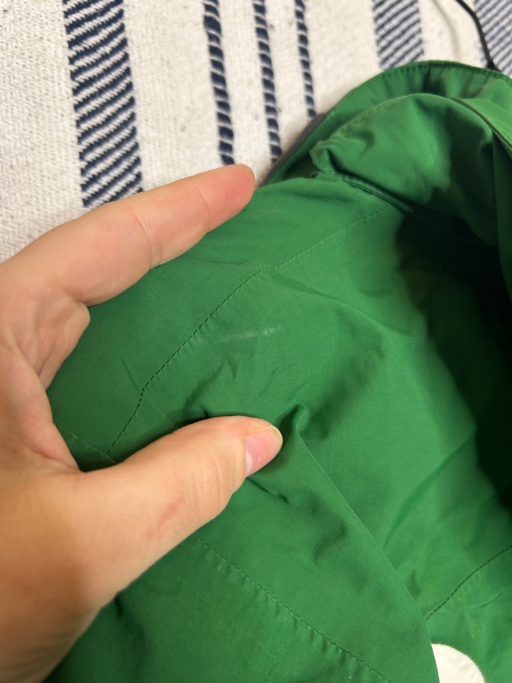 Boys The North Face HyVent Waterproof Ski Jacket - Picture 4 of 5